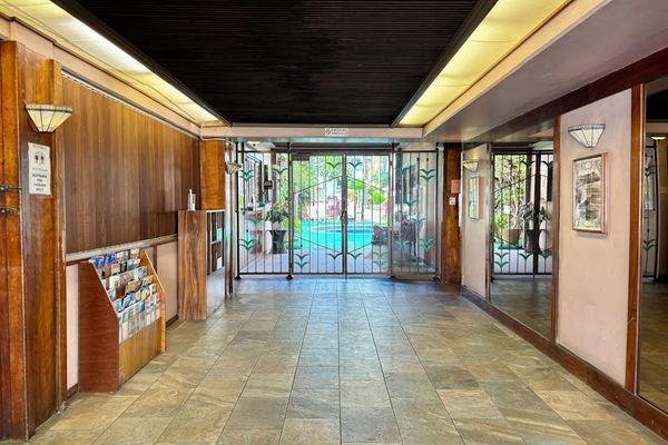A welcoming lobby space that creates a comfortable first impression upon arrival.