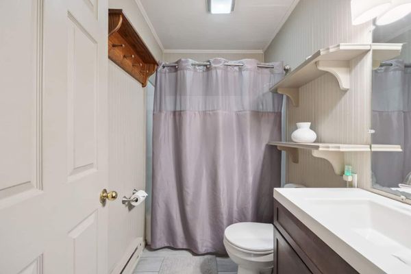 Upstair bath