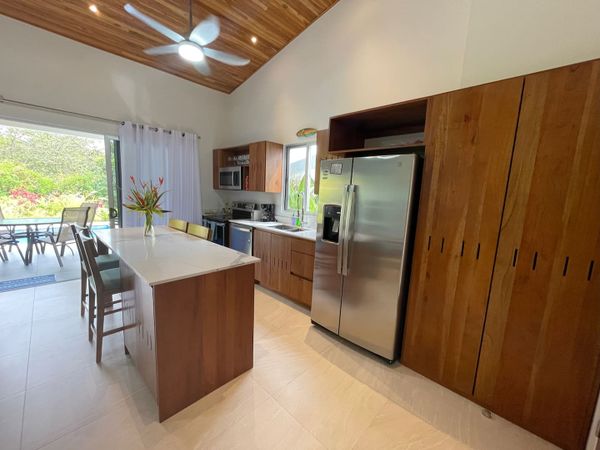 Incredible full stocked kitchen.
