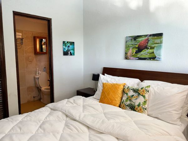 In- suite masted Bedroom is in the main floor
