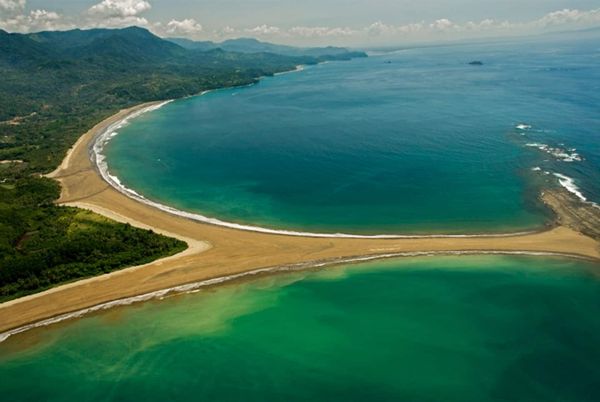 Ballena National Park and the world famous 'whale's tail' beach is minutes away.