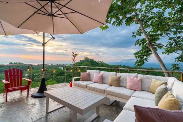 A calming outdoor space, ideal for moments of reflection while taking in the natural beauty.