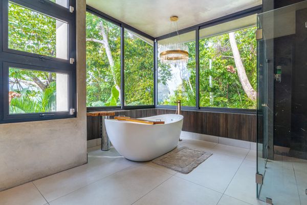 Bathtub in Owner's Suite.
