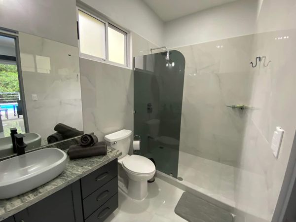 complete bathroom featuring stylish design and all the essentials.