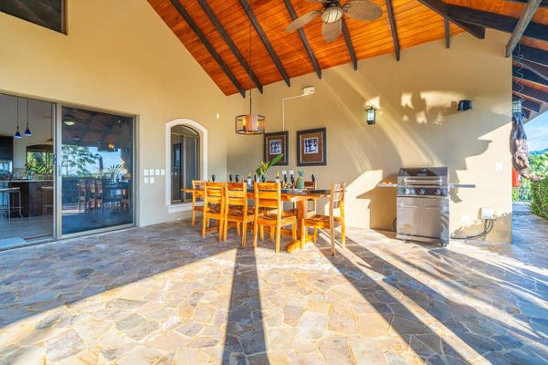 Outdoor dinning area and grill
