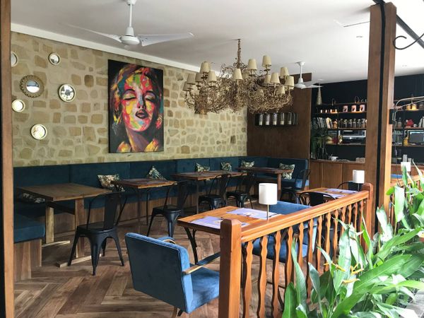 Restaurants in Ojochal are an easy 10-15 minute drive away.