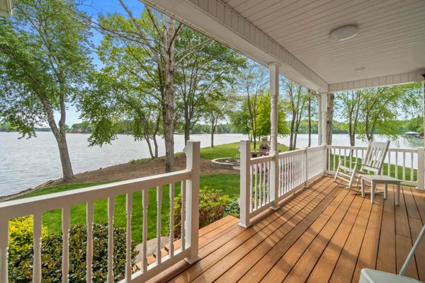 Rear Porch on Main Channel