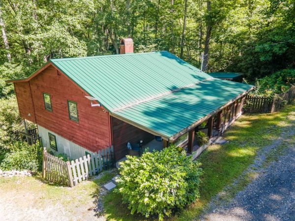Cottage aerial