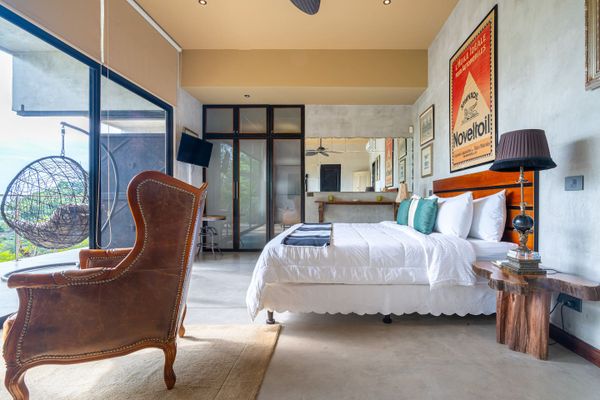 Suite #4