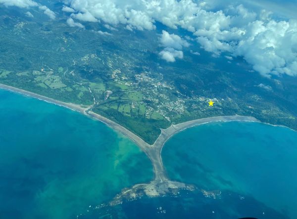 Perfectly located near the world famous Ballena National Park and the 'whale's tail' beach.