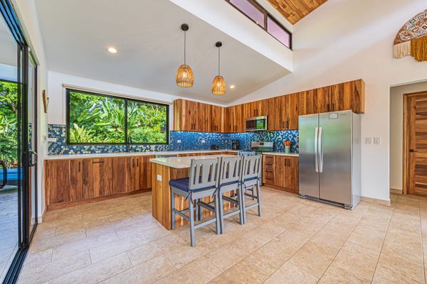 wide, well-equipped kitchen with modern features