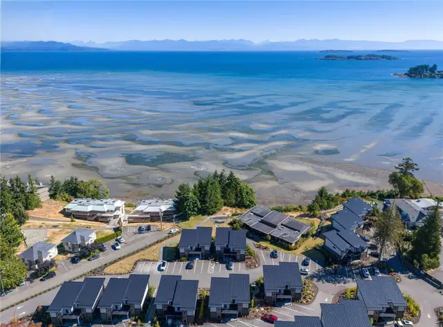 Sunridge Beachside Retreat by EMR Vacation Rentals