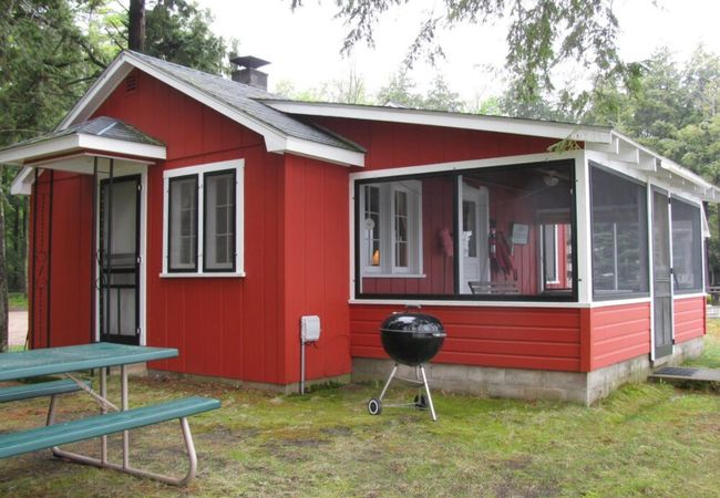Lakefront!  Twin Birch Resort – The Red Laker