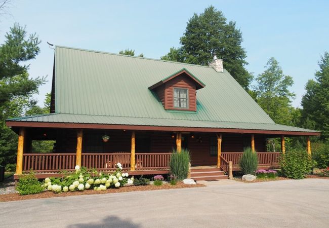 Weatherwood – Gorgeous Luxury Cabin with Spa!
