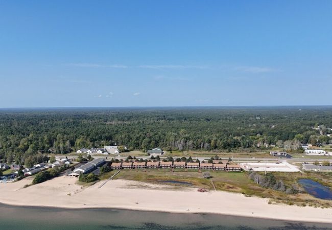 New!  Carpe Diem 365 – Very Cute Lakefront Condo!