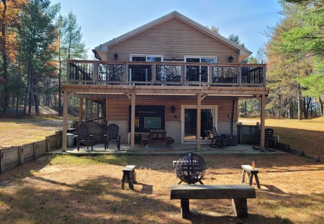 Hazel’s goose creek lodge – private riverfront!