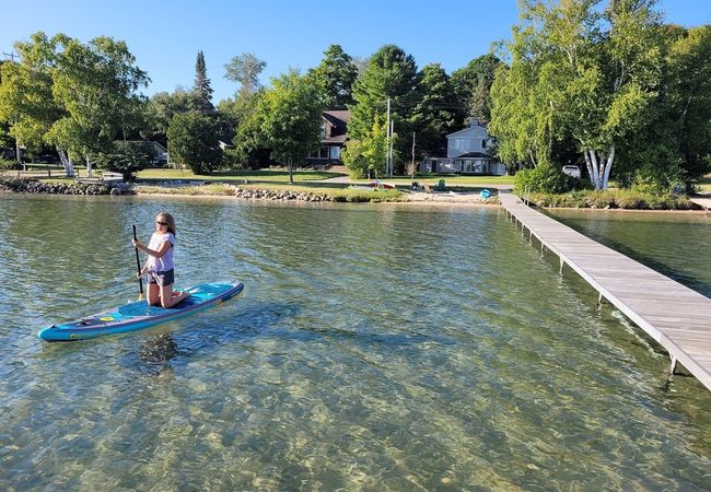 Crystal lake paradise – gorgeous lakefront luxury!
