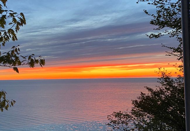 Sunset Serenity – INCREDIBLE HOME ON LAKE BLUFF!