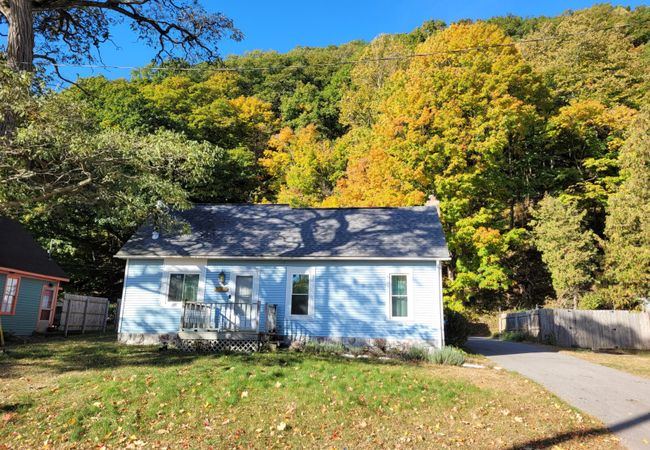 New! Elberta cottage – very cute! / great spot!