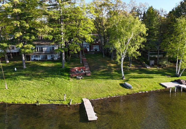 New! Seven Oaks at Bass Lake – Lakefront Getaway!