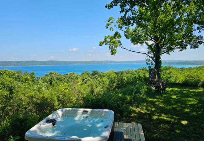 New! Above Crystal Lake – Hot Tub & Lake Views!