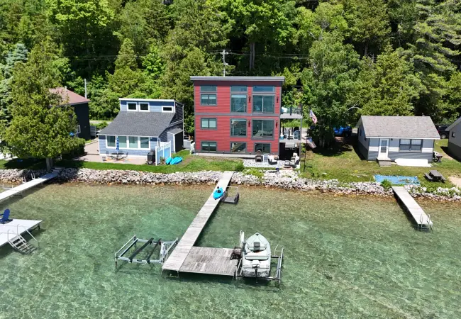 NEW!  Eagles Landing – Lakefront & Gorgeous!