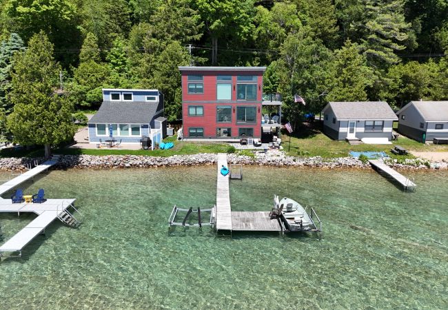 NEW!  Eagles Landing – Lakefront & Gorgeous!