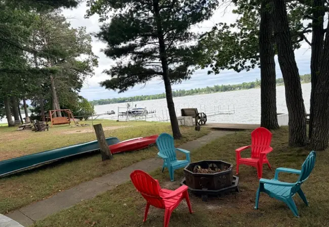 New! Chappy’s Lakeside Cabin – Lakefront w/ Kayak!