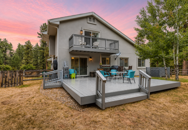 Scenic mountainside home with private deck
