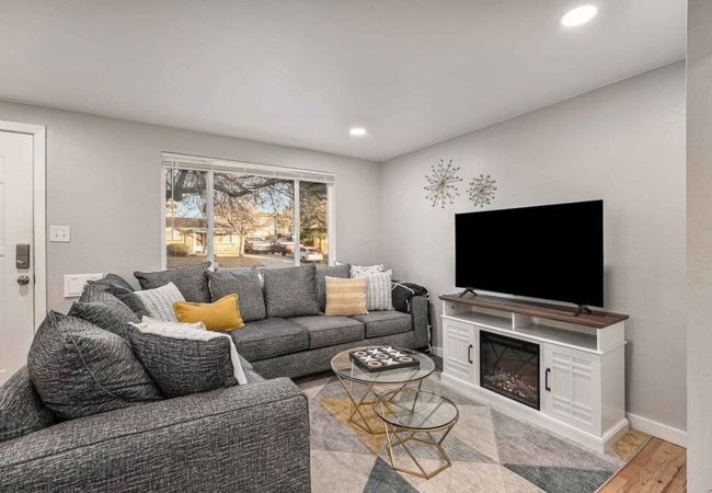 Spacious family home w/ game & yoga room