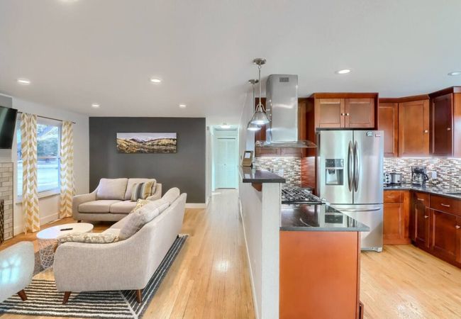 Group-friendly 4-bedroom denver home w/ backyard