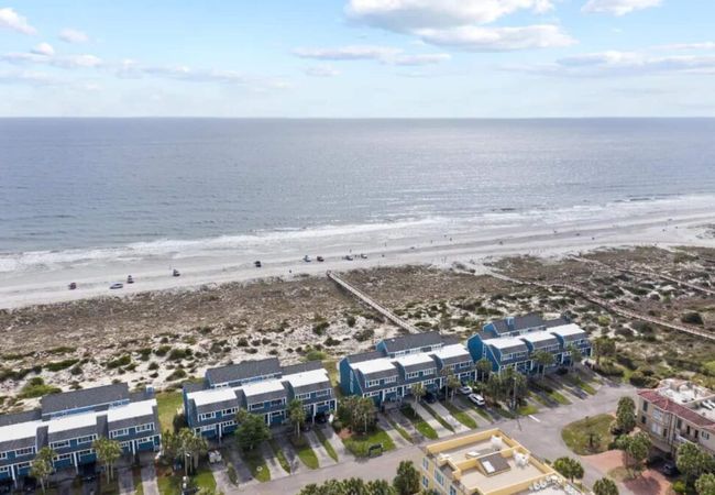 Beach getaway in amelia – ocean views & room for 8