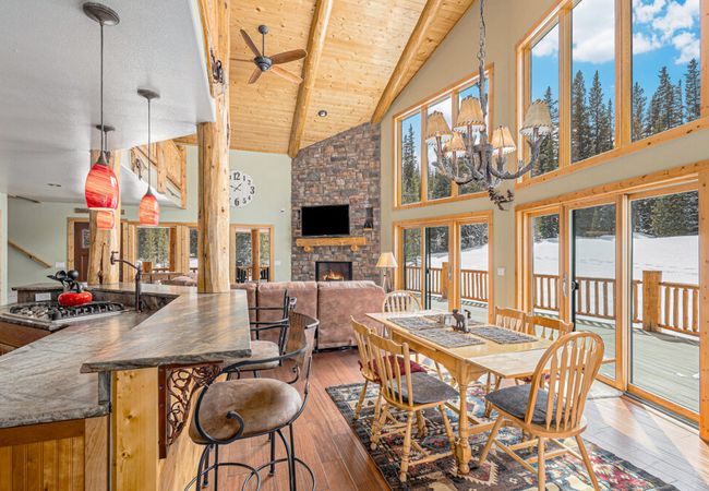 Log cabin on 10 acres with loft and soaker tub.