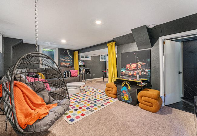 All-in-one retreat: spa, gym, fun room & location!