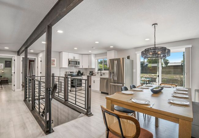 Colorful getaway | hot tub + enchanting yard