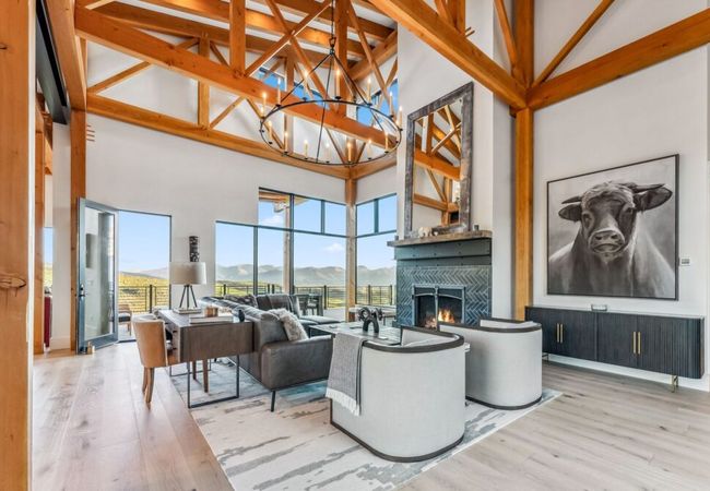 Cloudpeak luxe escape