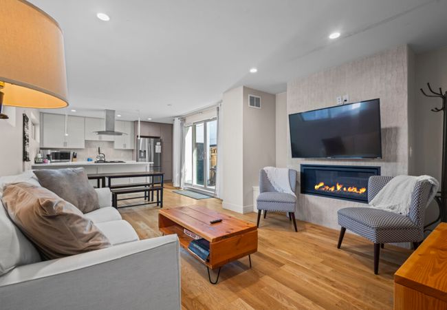 Modern townhome for long stays | near sloan’s lake