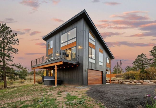 Modern mtn escape! Hot tub | fireplace | views