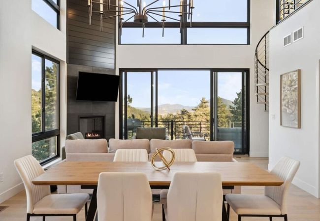 Modern mtn escape! Hot tub | fireplace | views