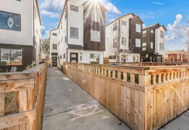 Modern townhome for long stays | near sloan’s lake