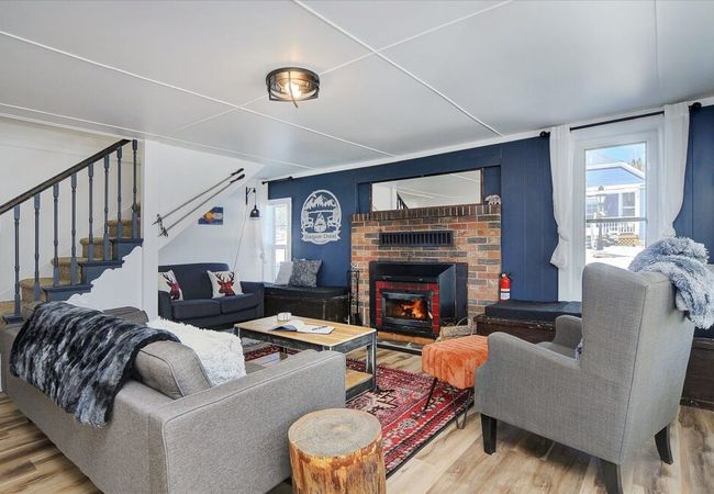 Historic mountain chalet steps from lakes & hiking