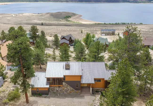 Twin lakes lodge with scenic mountain views