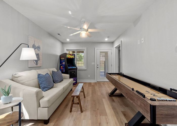 h944SgFrCw41pmoQ8ZvrZEj4kB3KlsaEAXTl7qi3