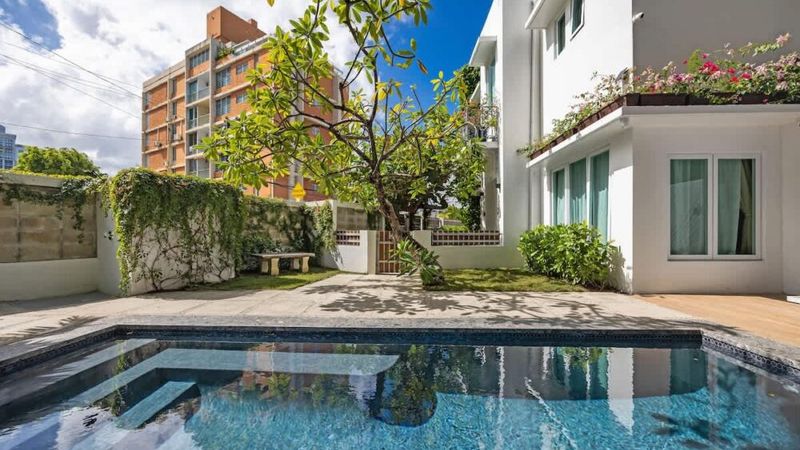 Condado | Modern Poolside Stay