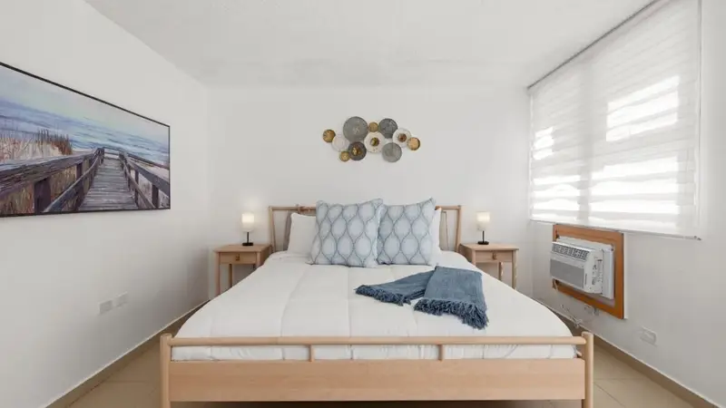 Beachfront Studio | King Bed | Isla Verde