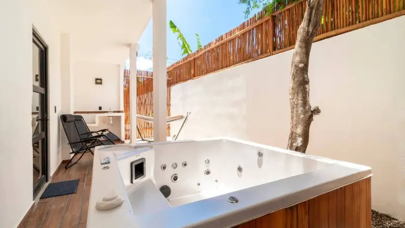 Private Jacuzzi | 2 Pools & Gym | La Veleta