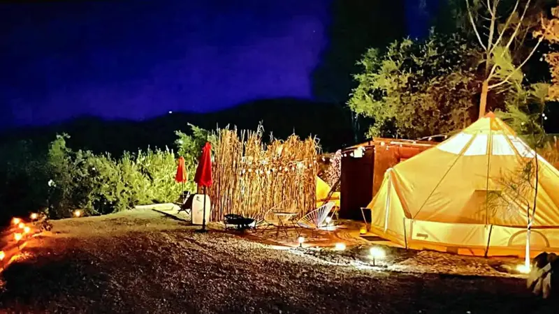 2 Queen Beds | Private Hot Tub | Ruta del Vino