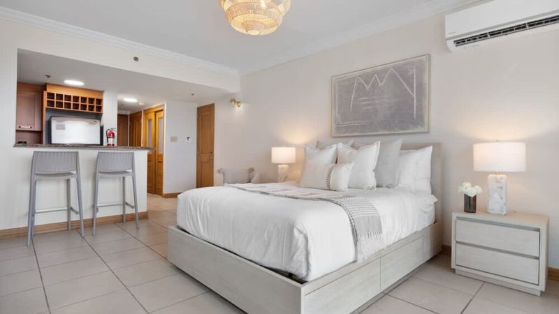 San Juan | Beachfront Balcony Stay