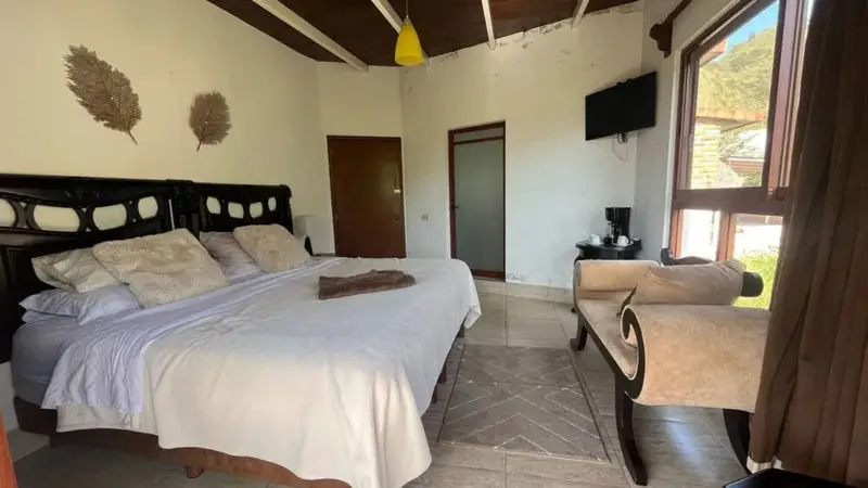 Charming 1BR | Waterfall & Coffee Escape