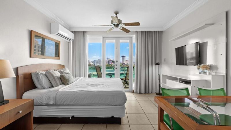 San Juan | Beachfront Balcony Stay